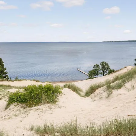 Feriehus In With House Sea View